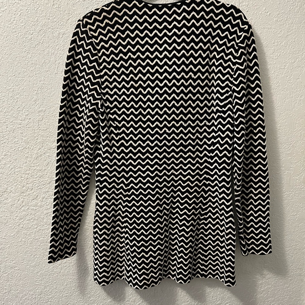 St. John Black and White Zigzag Knit Blazer - Picture 3 of 14